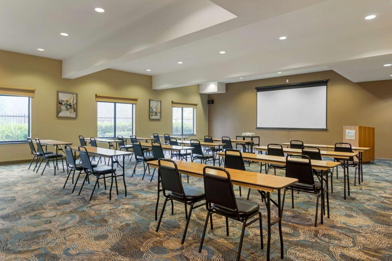 Best Western Plus Lacey Inn & Suites Екстериор снимка