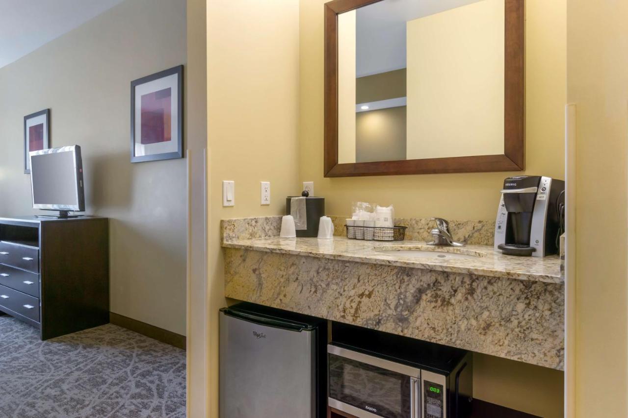 Best Western Plus Lacey Inn & Suites Екстериор снимка